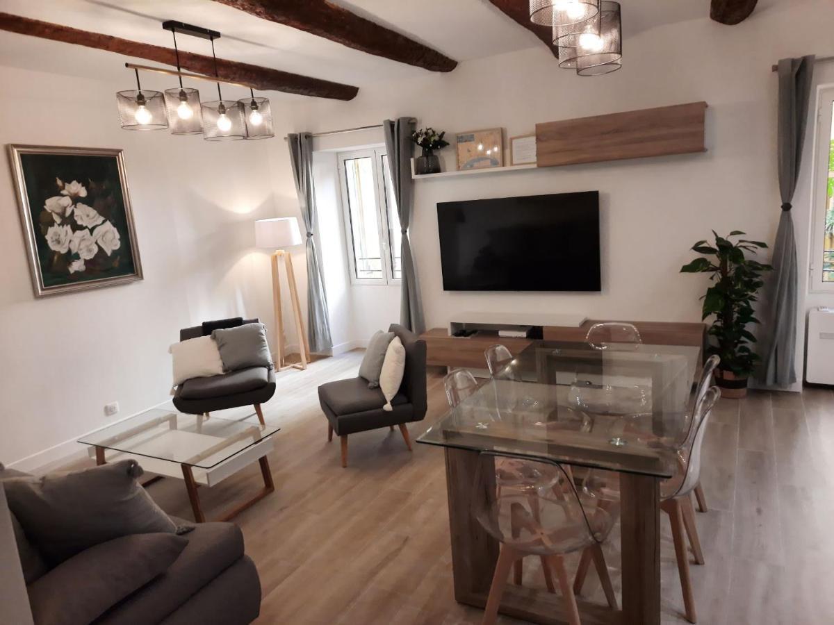 Appartamento Beautiful Old Town Flat, Near The *
