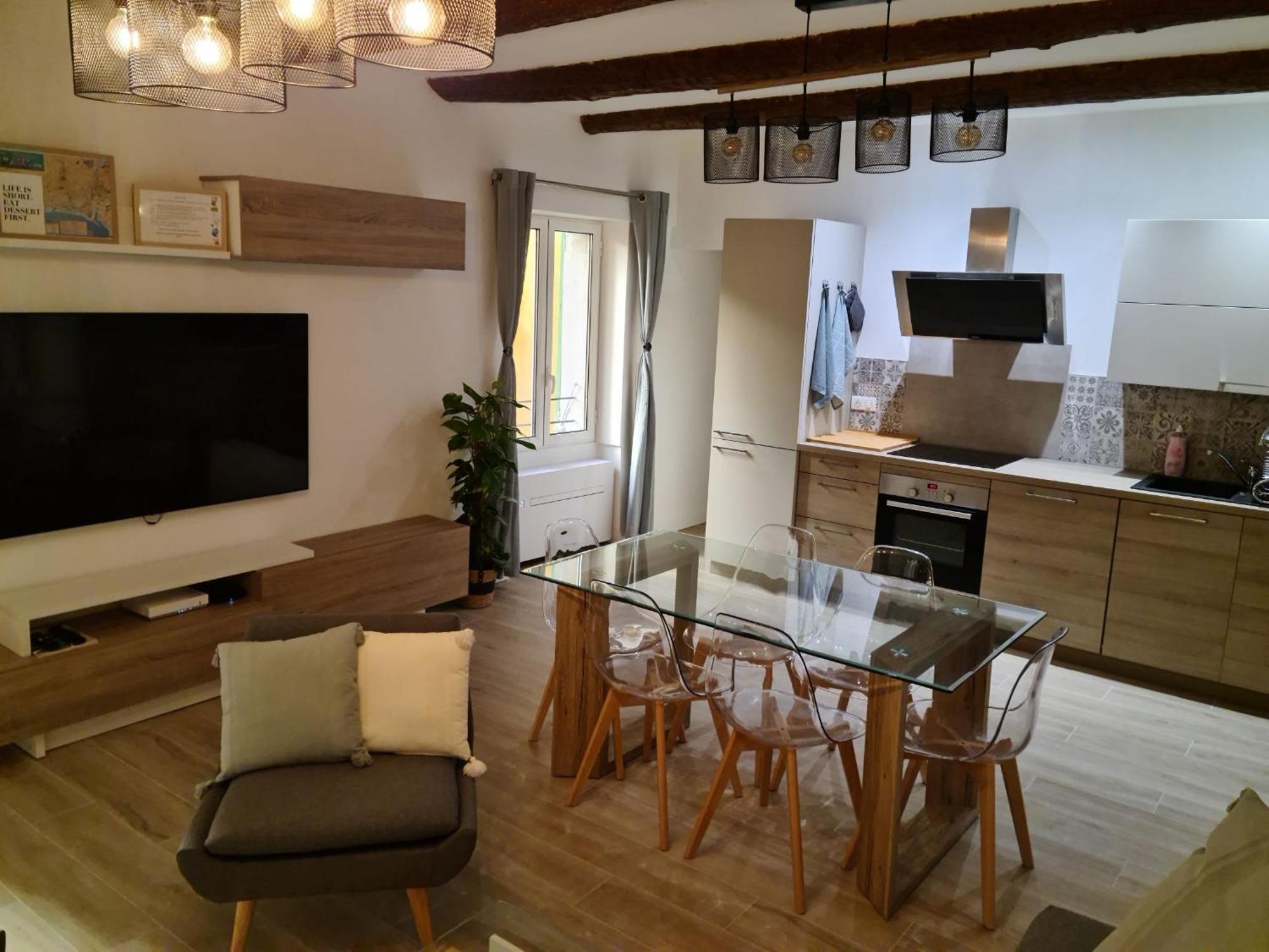 Appartamento Beautiful Old Town Flat, Near The *
